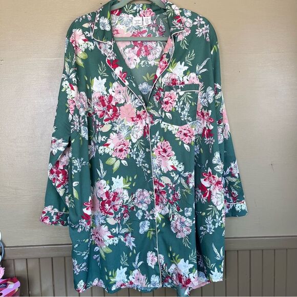 Cupcakes and Cashmere Floral Deep V-neck long sleeve Button down sleep shirt 2X - Picture 1 of 8